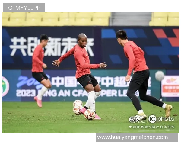 聚焦足球球星lucas辉煌赛场征程与不懈拼搏精神