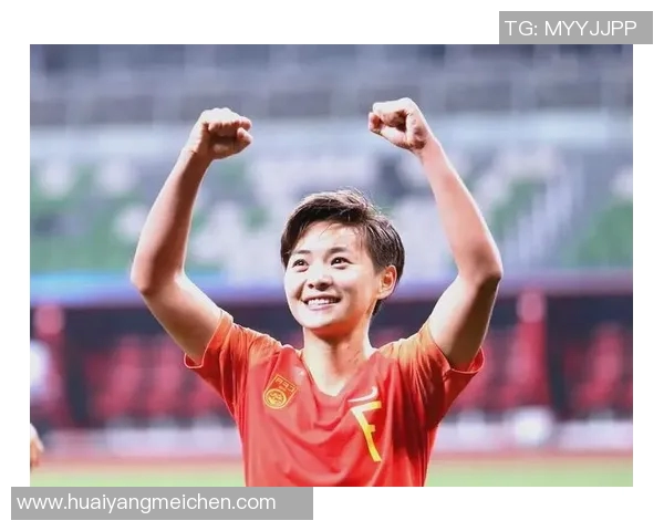 女足明星闪耀绿茵场展风采 足球背后不为人知的坚持与荣耀